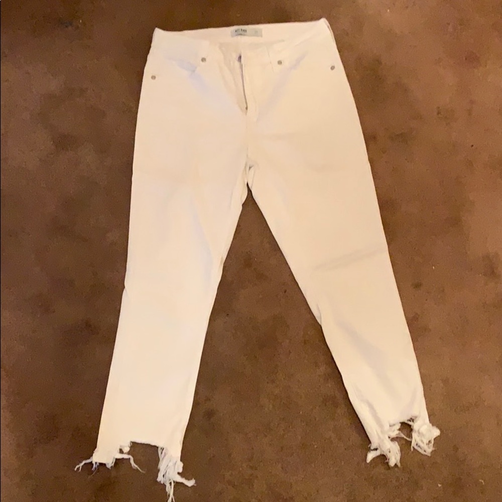 White, Just Black cropped/frayed jeans
